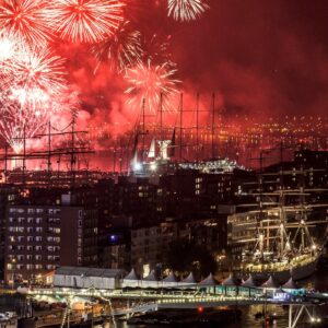 SAIL Avondvaart – Geniet van het Vuurwerk met een Glas Bubbels